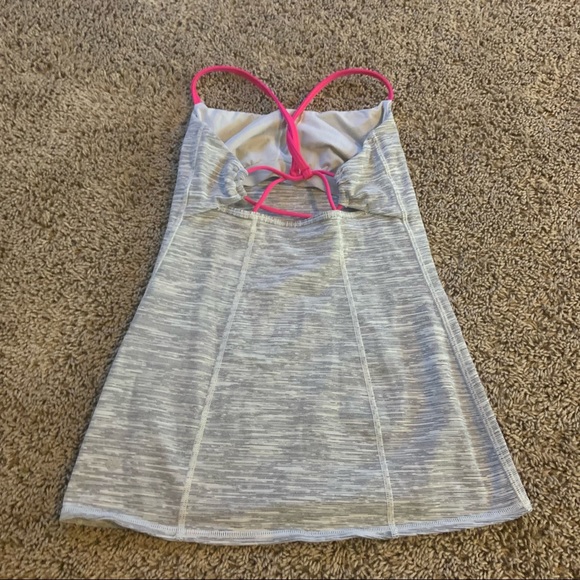 Lululemon tank top size 4 - Picture 2 of 4